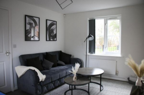 Modern Central Townhouse-Free Parking-Pool Table